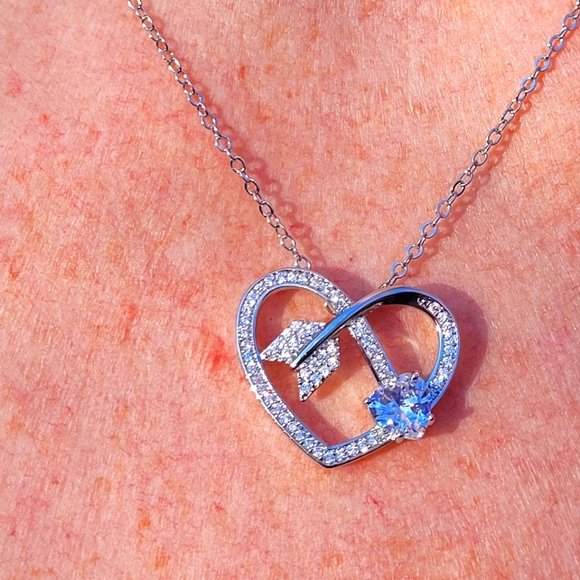 Arrow Turning into Heart Fashion Necklace - Picture 5 of 5